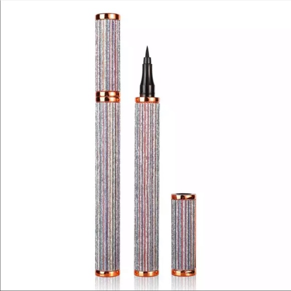 ❤️Waterproof black eyeliner!❤️ - Picture 4 of 5